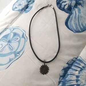 Floral pendant necklace